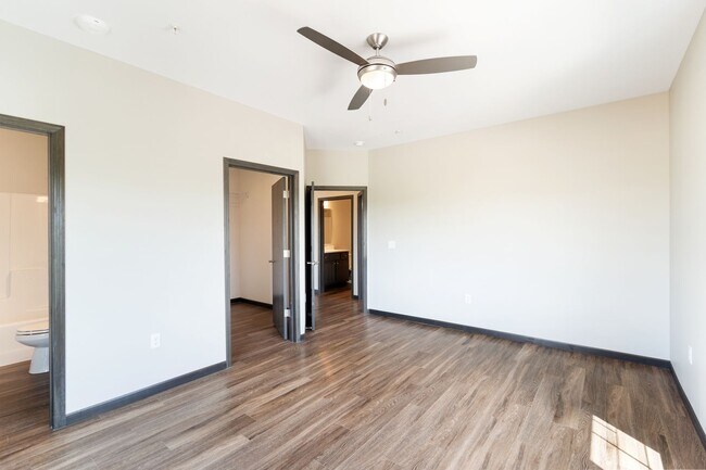 Building Photo - $1,750 | 2 Bedroom, 2 Bathroom Condo | Pets Allowed* | Available for August 1st, 2026 Move In!