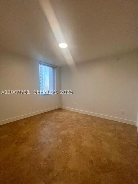 Building Photo - 1060 Brickell Ave