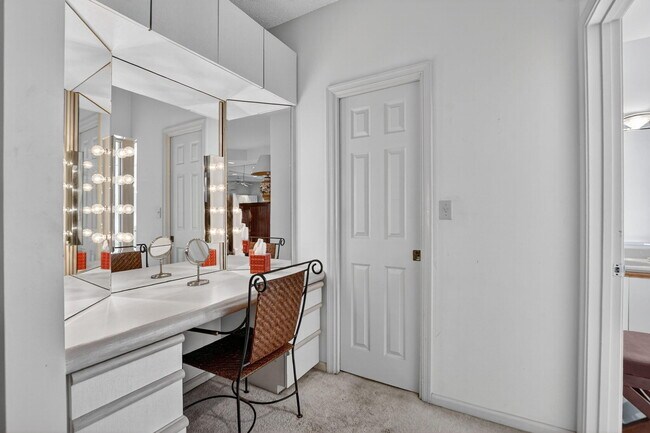 Building Photo - 7623 Cinebar Dr