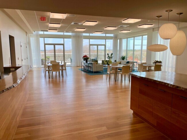 Building Photo - Effortless Downtown Living in the Heart of...