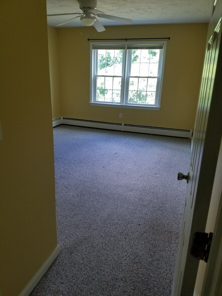 Bedroom 2 - 1901 Bodwell Rd
