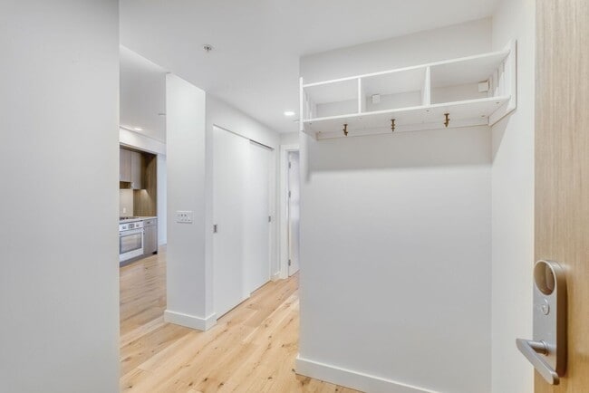 Building Photo - Newly Remodeled 1Bed/1 Bath Downtown Condo with Rooftop Deck & Luxury Amenities!