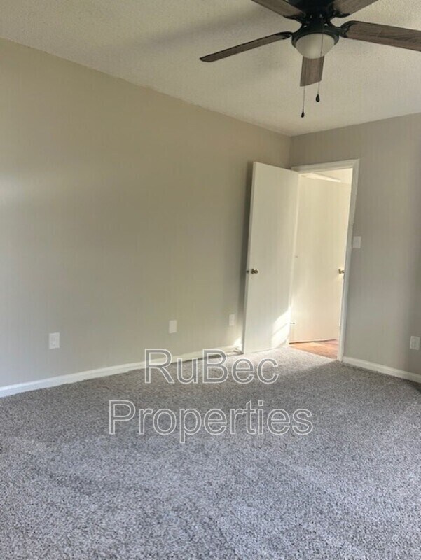 Building Photo - 8500 Quarry Rd