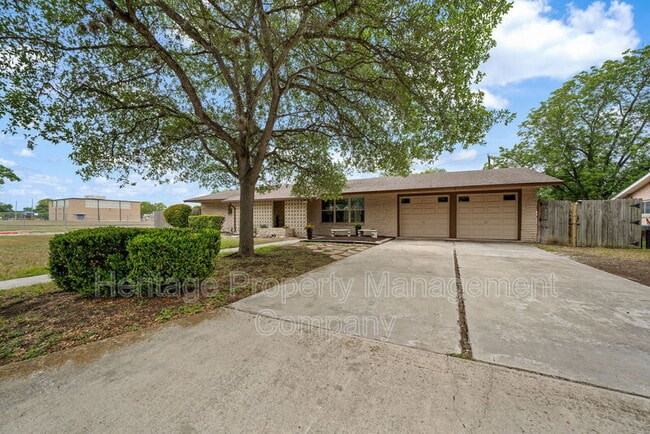 Primary Photo - 434 Winfield Blvd