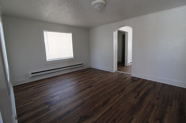 Building Photo - 528 Torrey St
