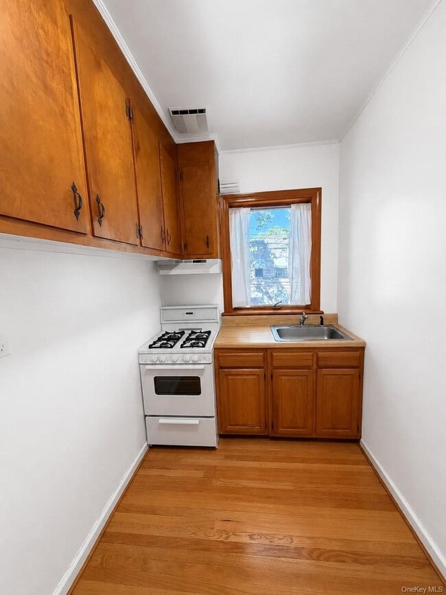 Building Photo - 1246 72nd St