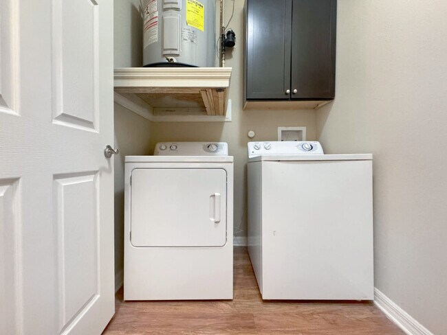 Building Photo - 1770 Bearberry Cir