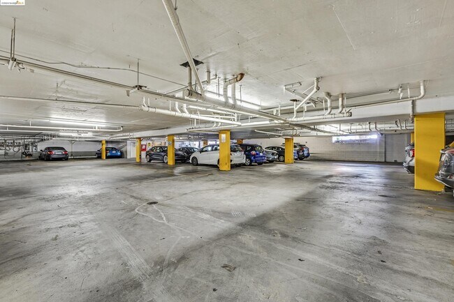 Building Photo - 66 Fairmount Ave