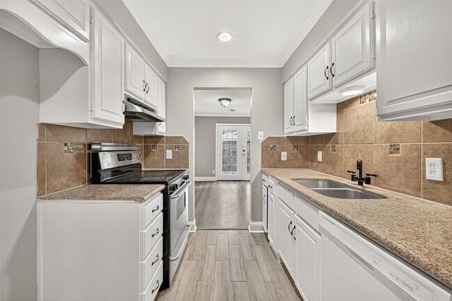 Building Photo - 14535 Misty Meadow Ln