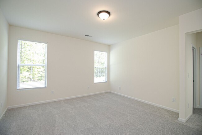 Building Photo - Great Wesley Chapel Location!
