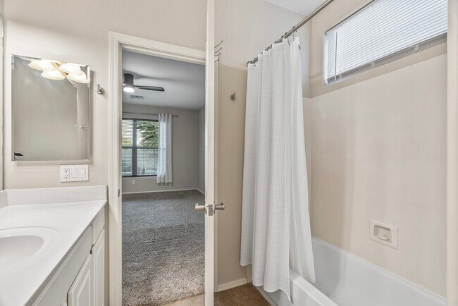 Building Photo - 11767 W Mohave St