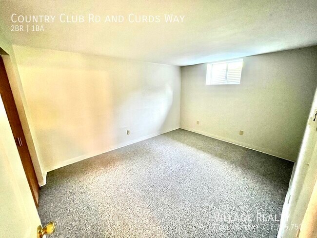 Building Photo - 671 Country Club Rd