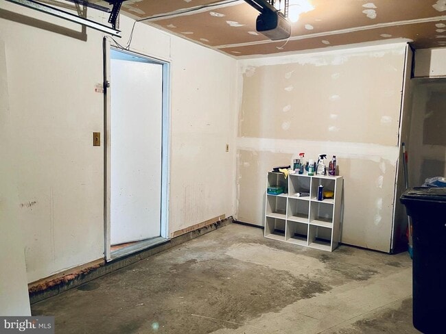 Building Photo - 32 Fendall Ave