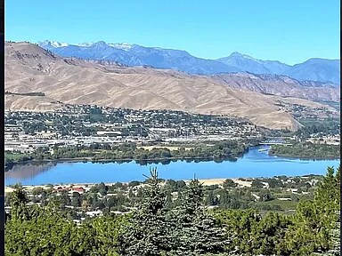 Building Photo - 2467 Twin Peaks Vw