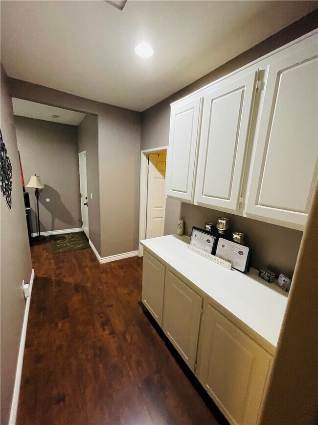 Building Photo - 27613 Vanilla Ct