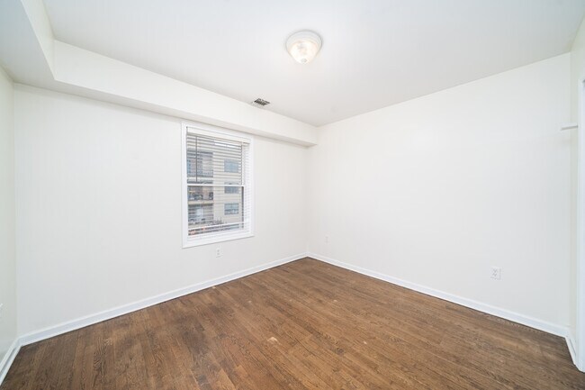 Building Photo - 204 Jackson St