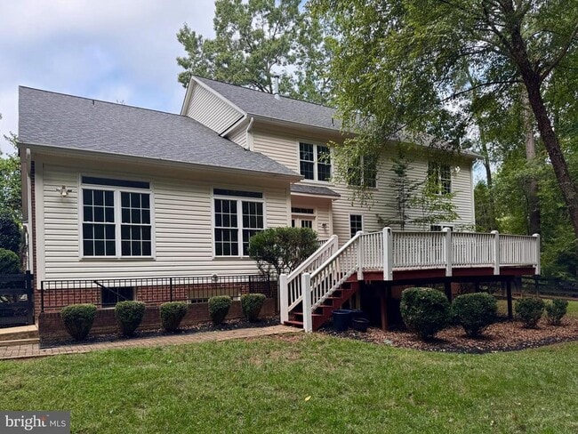 Building Photo - 11000 Farmview Way