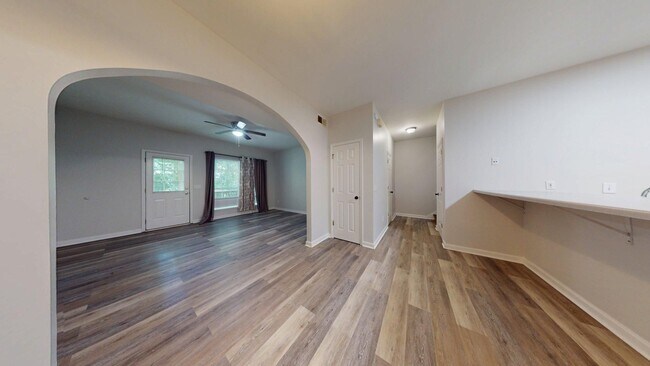 Building Photo - 500-502 Greentree