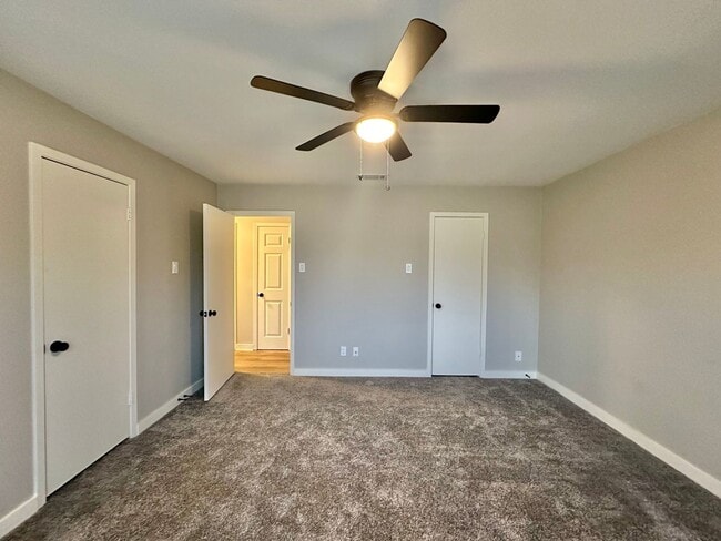 Building Photo - Charming Single-Story Brick Home Available! Whitehouse ISD!