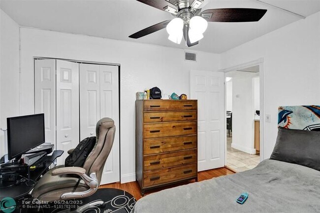 Building Photo - 9480 Poinciana Pl