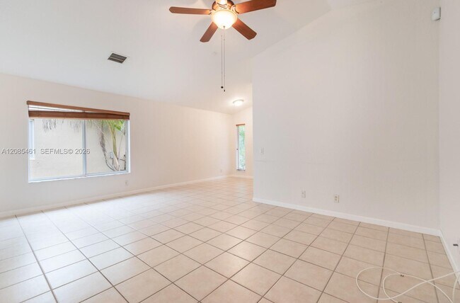 Building Photo - 1211 Golden Cane Dr