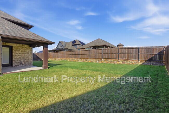 Building Photo - 310 Marigold Ct