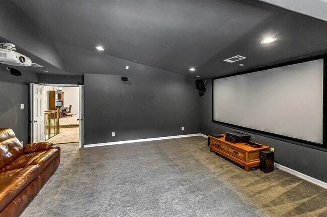 Building Photo - 10518 Red Cedar Hollow Dr