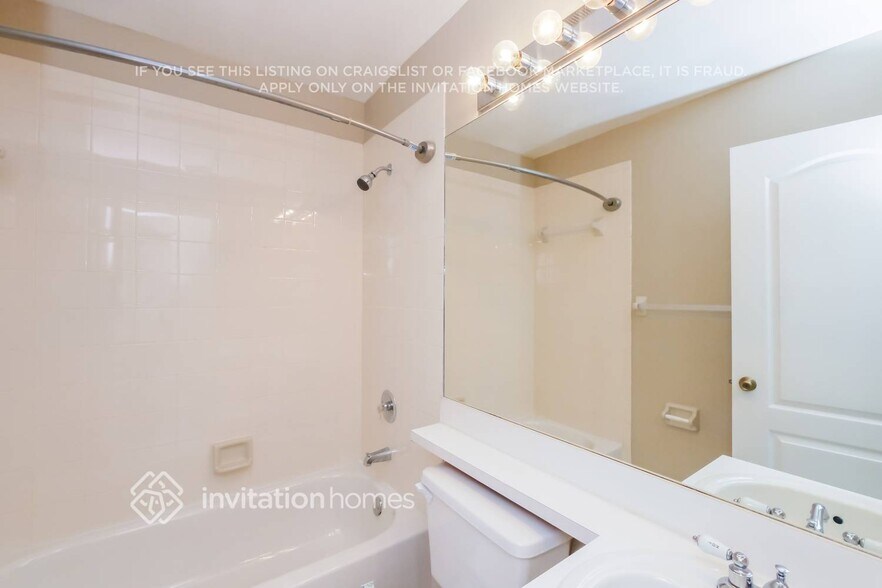 Building Photo - 4661 SW 151st Ave