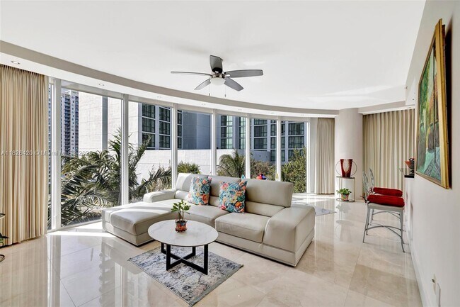 Building Photo - 333 Las Olas Way