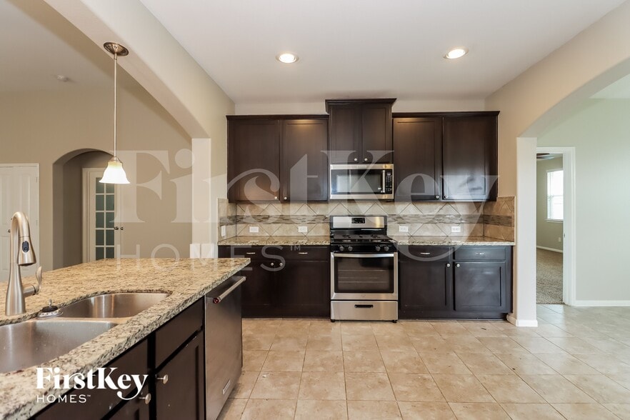 Building Photo - 1500 Foshee Ct