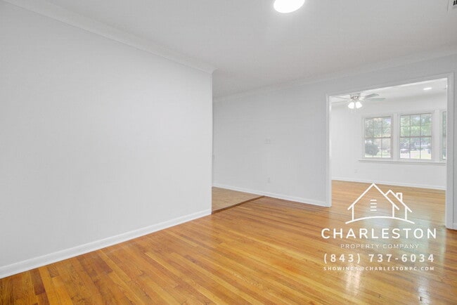 Building Photo - 816 E Estates Blvd