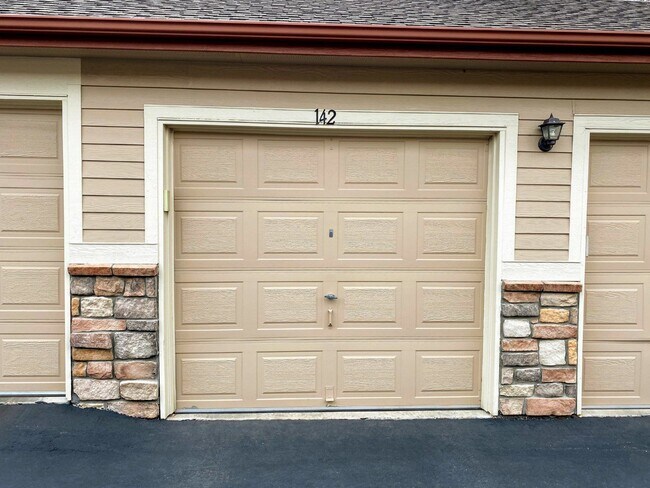 Building Photo - 9557 W San Juan Cir