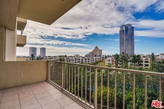 Building Photo - 2170 Century Pk E