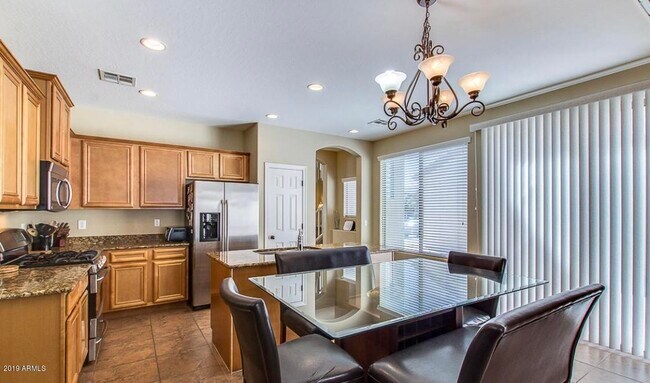 Building Photo - 14582 W Port Royale Ln