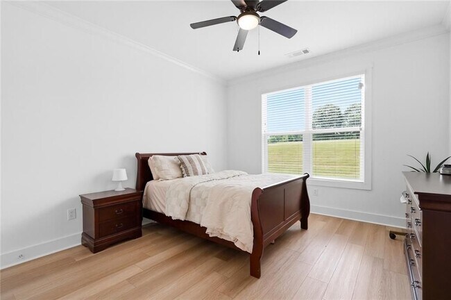 Building Photo - 2049 Chestnut Oak Trl