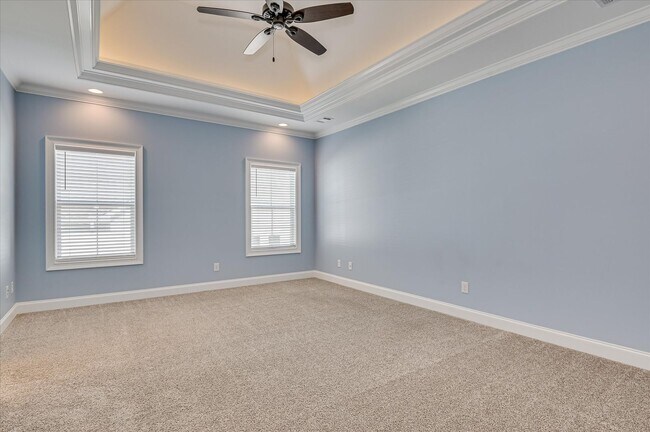 Building Photo - 3067 Rosewood Dr