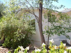 Building Photo - 1546 Tavern Rd