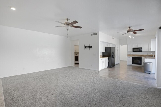 Building Photo - 1248 E Briarwood Terrace