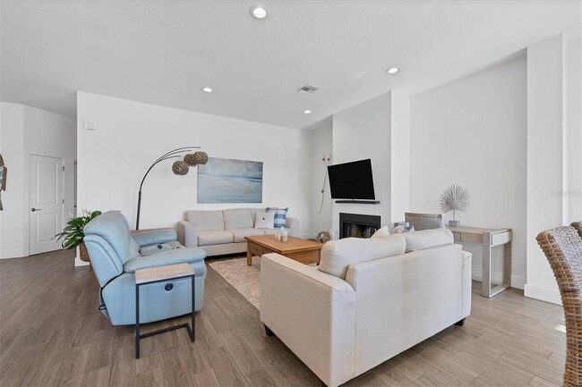 Building Photo - 7317 Regina Royale Blvd