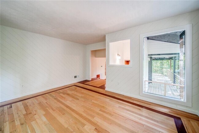 Building Photo - 5574 Hardscrabble Rd