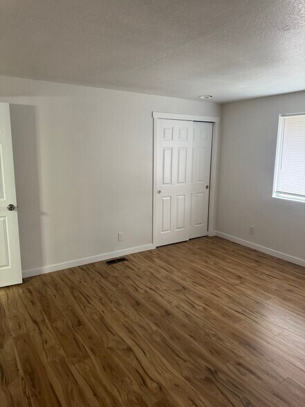 Building Photo - 1949 SW Timber Ave