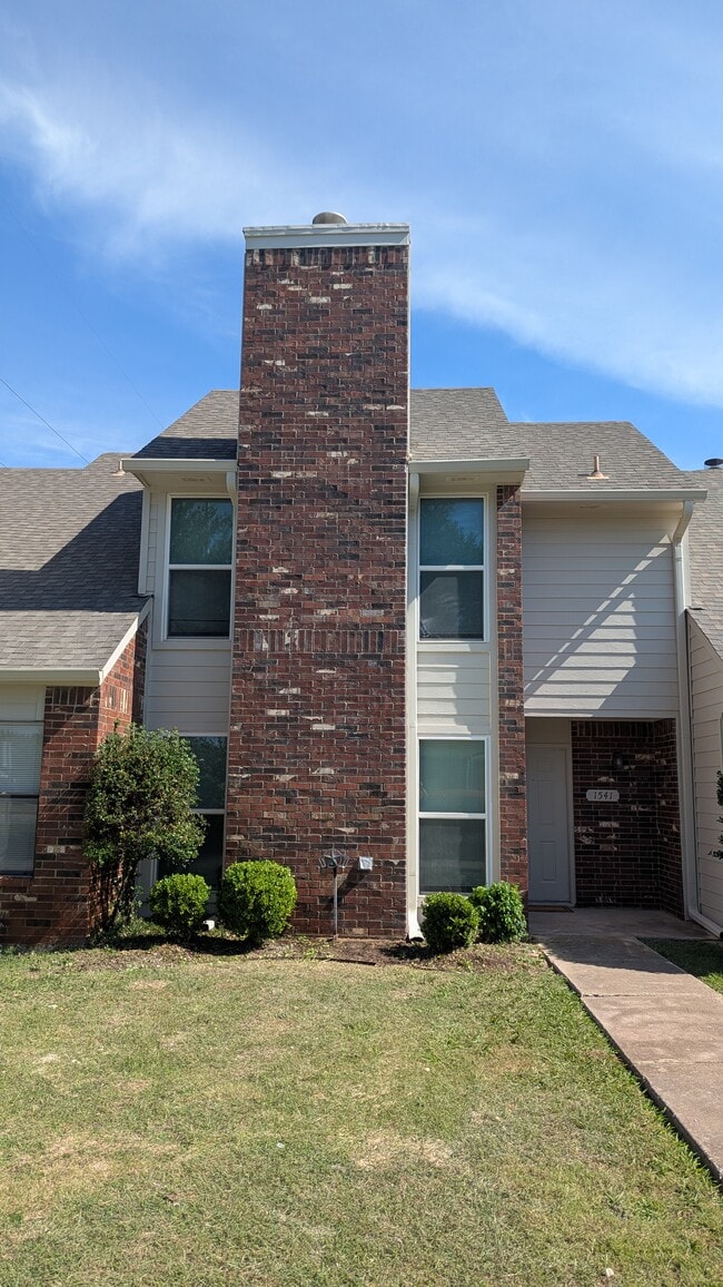 Building Photo - 1541 Barbara Dr