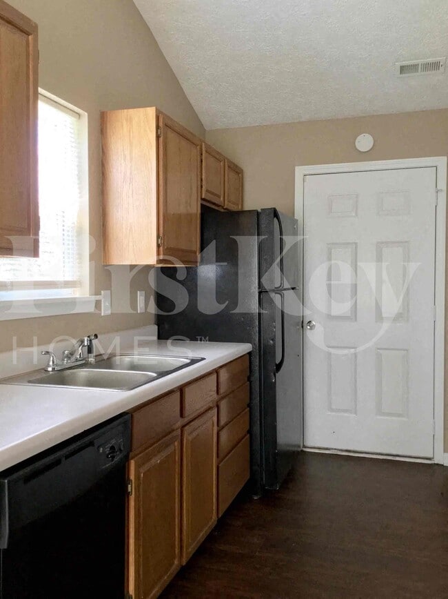 Building Photo - 10531 Moqui Ct