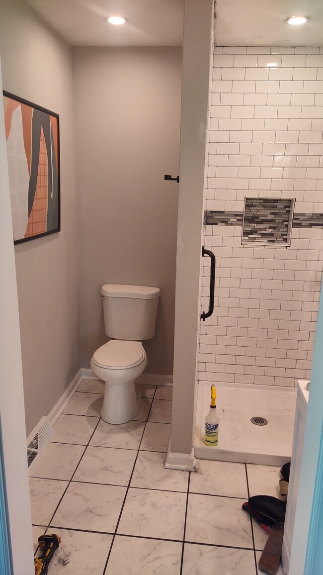 Building Photo - Room in House on Cricketeer Dr