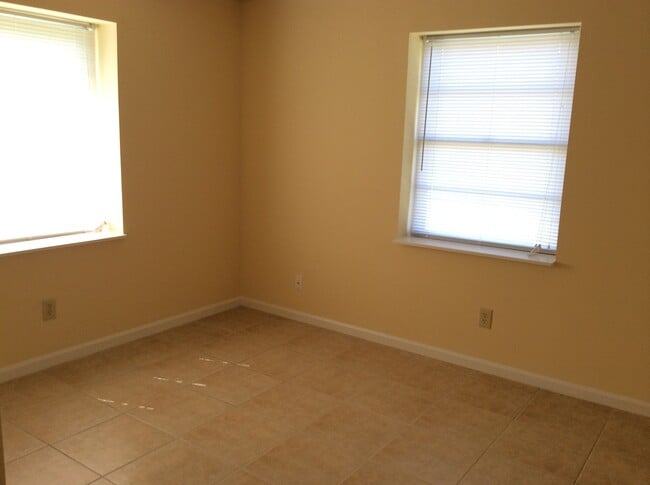 Building Photo - Washington Twp - 3 BR home