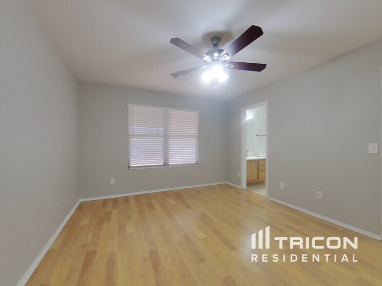 Building Photo - 10534 W Carlota Ln