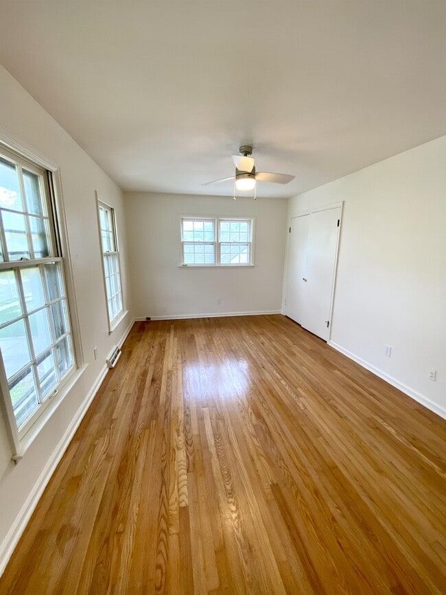 Building Photo - 9136 Switzer St