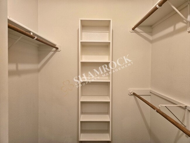 Building Photo - Park Place Duplex