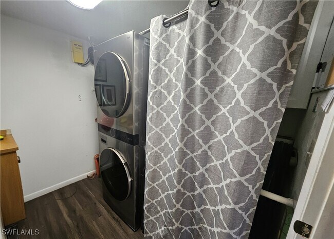 Building Photo - 1448 Churchill Cir