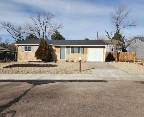 Building Photo - 2050 Del Mar Dr